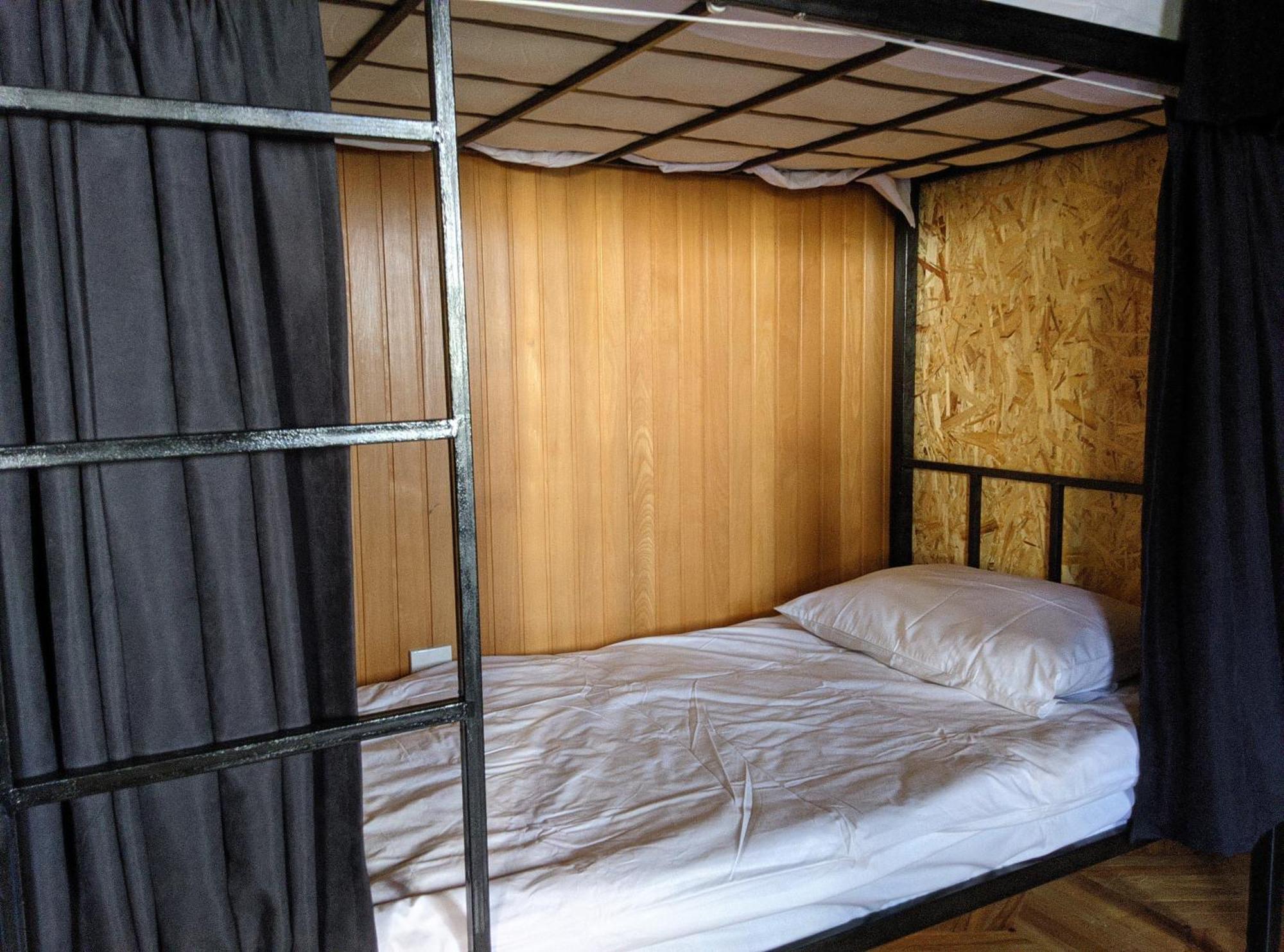 Palm Hostel バトゥーミ エクステリア 写真