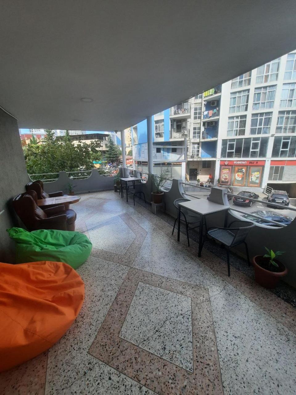 Palm Hostel バトゥーミ エクステリア 写真