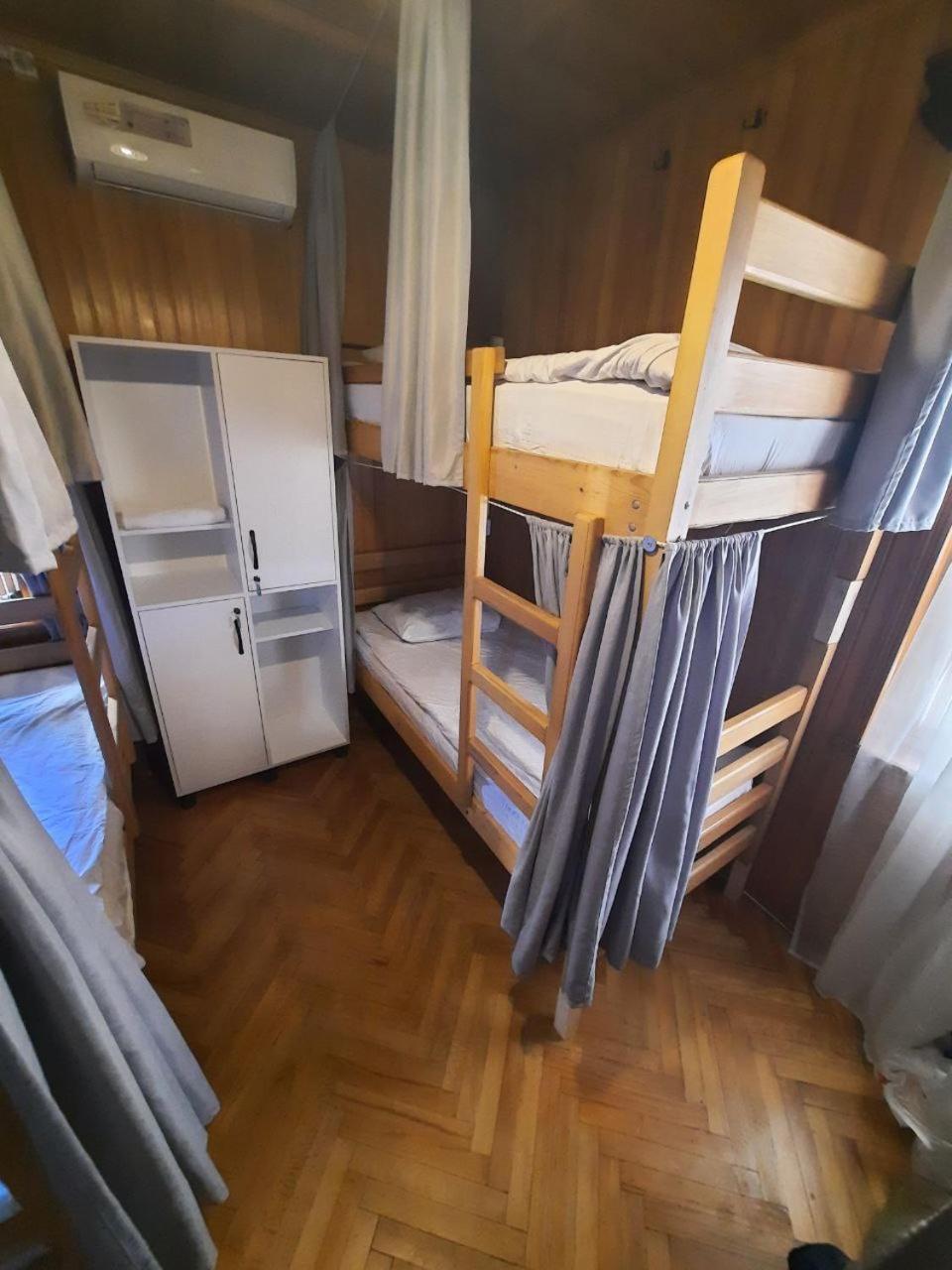Palm Hostel バトゥーミ エクステリア 写真